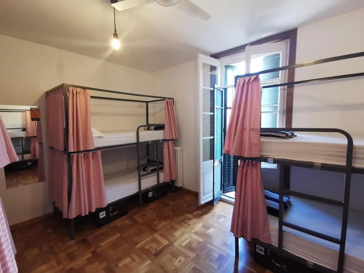 Mucha Masia Hostel Rural Urba El Prat de Llobregat Spain